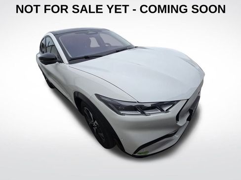 Used 2023 Ford Mustang Mach-E Premium image 1