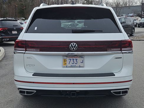 Certified 2025 Volkswagen Atlas SEL Premium R-Line image 32