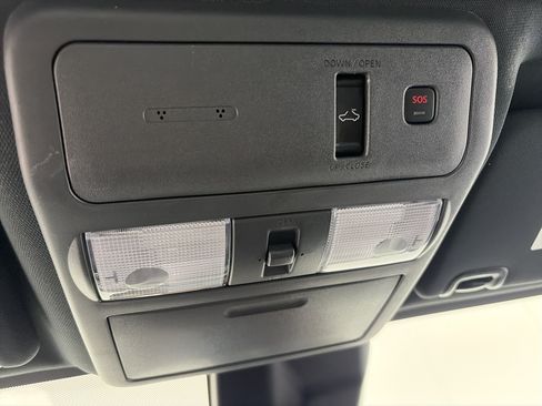 Used 2024 Nissan Frontier SL AWD/4WD image 39