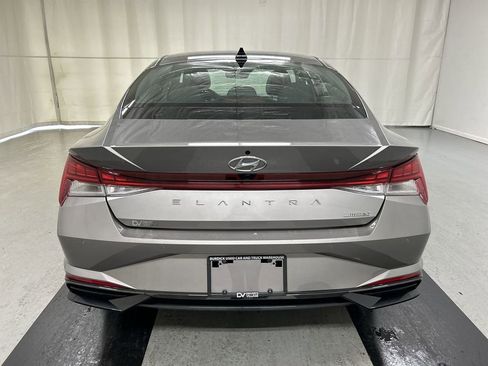 Used 2023 Hyundai Elantra Limited FWD image 22