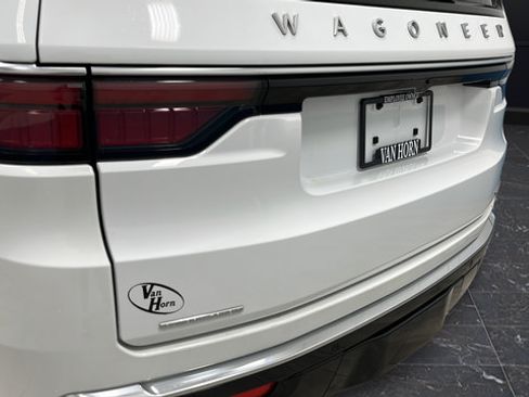 Used 2023 Jeep Wagoneer L Series II w/ Premium Group I AWD/4WD image 43