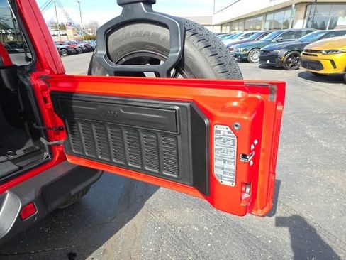 Used 2025 Jeep Wrangler Unlimited Sahara w/ Safety Group AWD/4WD image 64