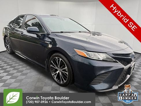 Used 2019 Toyota Camry SE FWD image 1