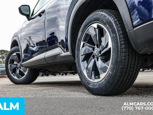 Used 2024 Nissan Rogue SV image 17