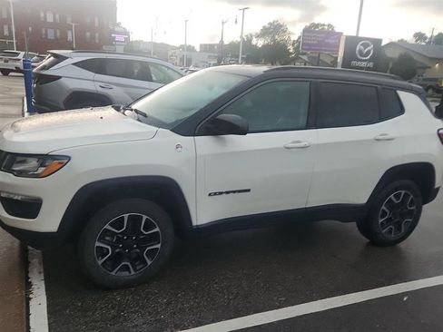 Used 2019 Jeep Compass Trailhawk w/ Cold Weather Group AWD/4WD image 9