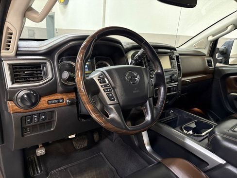 Used 2018 Nissan Titan Platinum Reserve w/ Platinum Utility Package image 17