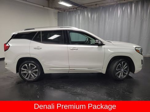 Used 2020 GMC Terrain Denali w/ Denali Premium Package AWD/4WD image 10