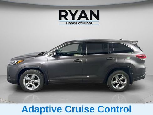 Used 2018 Toyota Highlander Limited image 12