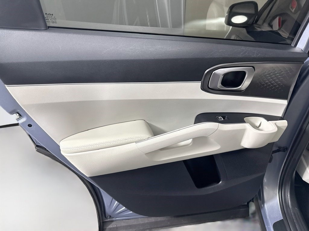 Used 2023 Kia Sorento S w/ Panoramic Sunroof Package FWD image 25