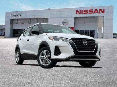 New 2025 Nissan Kicks Play S