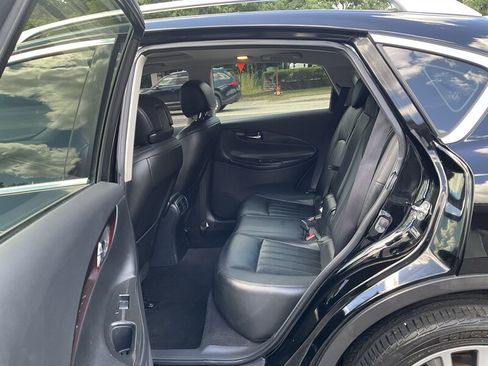 Used 2017 INFINITI QX50 2WD w/ Deluxe Touring Package image 12