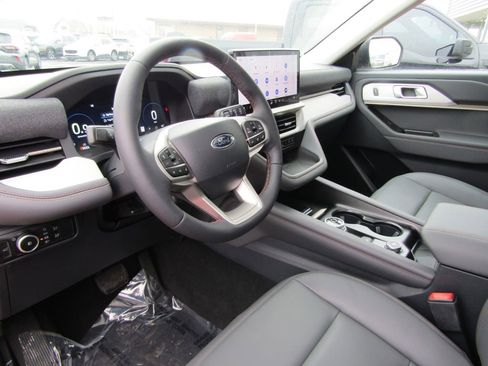New 2025 Ford Explorer Active w/ Active Comfort Package image 9