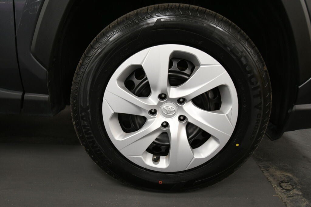 Certified 2025 Toyota RAV4 LE AWD/4WD image 28