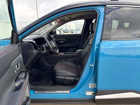 Used 2025 Nissan Kicks SR w/ Illumination Package FWD image 17