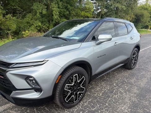 Used 2023 Chevrolet Blazer RS w/ Enhanced Convenience Package FWD image 3
