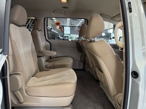 Used 2014 Kia Sedona LX image 9