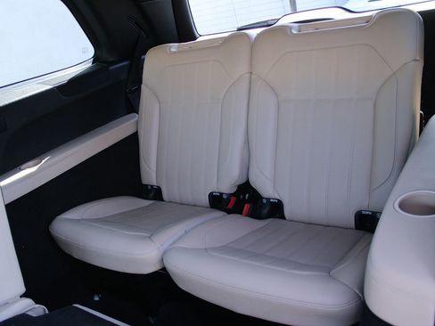 Used 2017 Mercedes-Benz GLS 450 4MATIC image 33