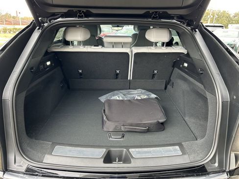 New 2026 Cadillac Lyriq Premium Luxury image 10