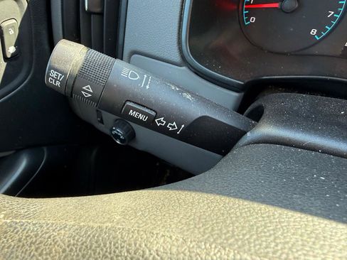 Used 2020 GMC Canyon SLE Crew Cab 2WD w/ Convenience Package image 9