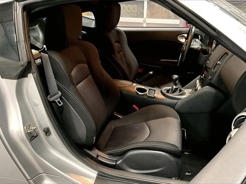 Used 2013 Nissan 370Z Coupe image 6
