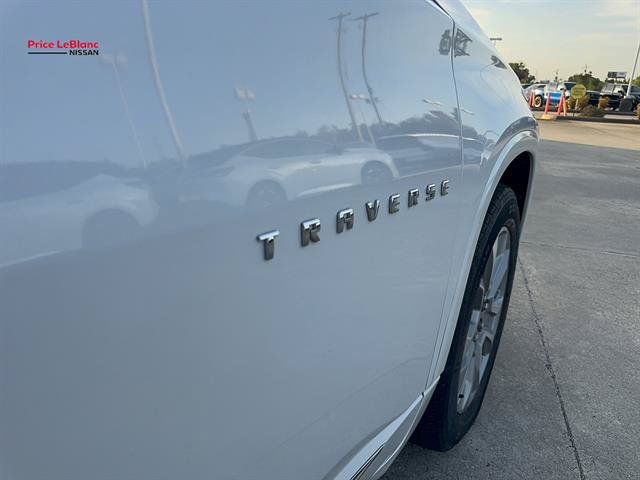Used 2020 Chevrolet Traverse Premier FWD image 24