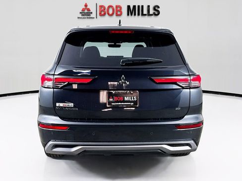 New 2026 Mitsubishi Outlander SE FWD image 6