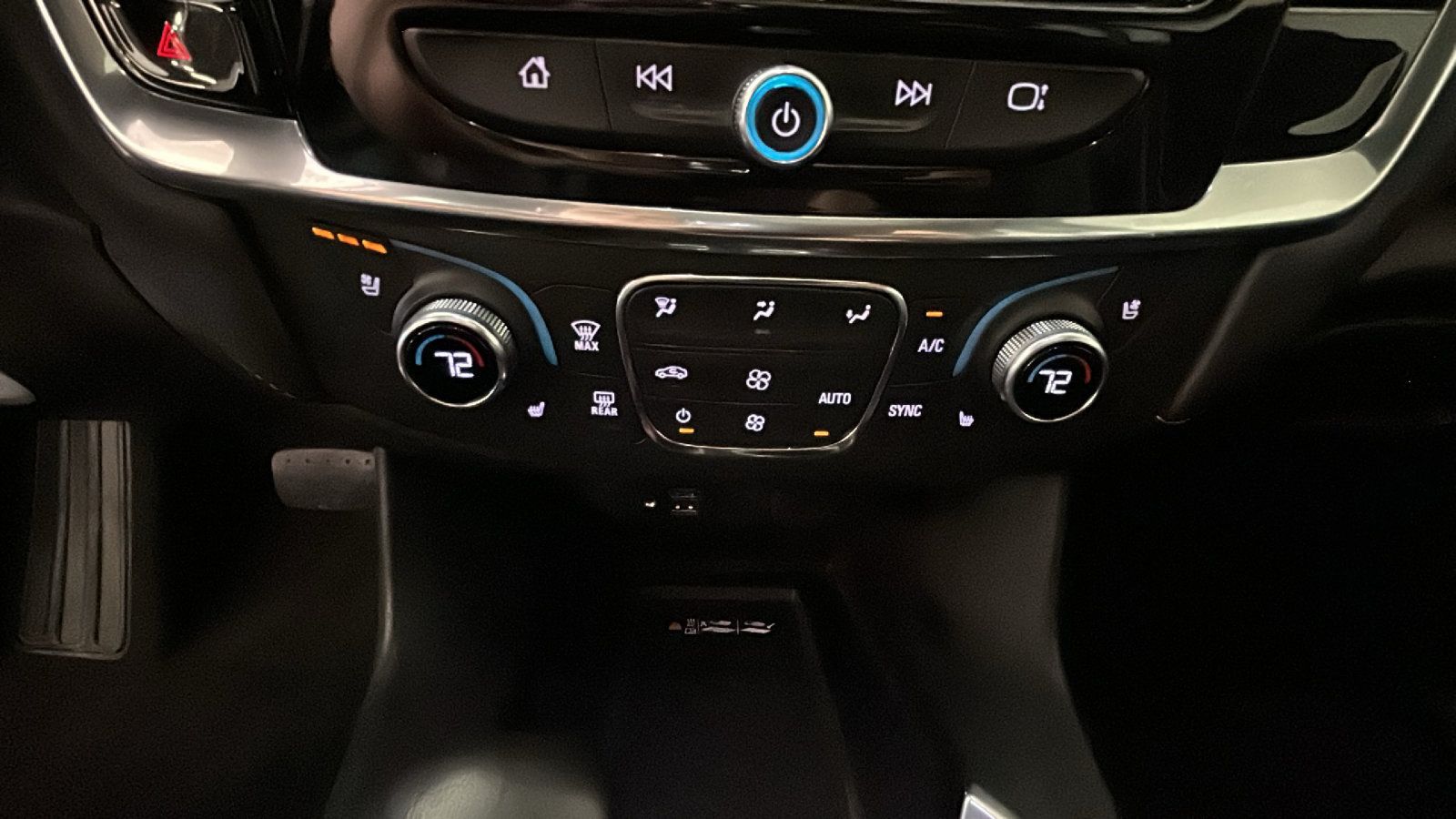Used 2021 Chevrolet Traverse Premier w/ Redline Edition AWD/4WD image 25