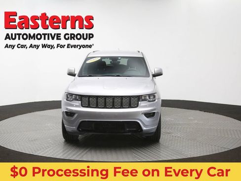 Used 2017 Jeep Grand Cherokee Laredo AWD/4WD image 52