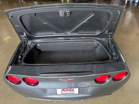Used 2010 Chevrolet Corvette Grand Sport w/ Preferred Equipment Group RWD image 5