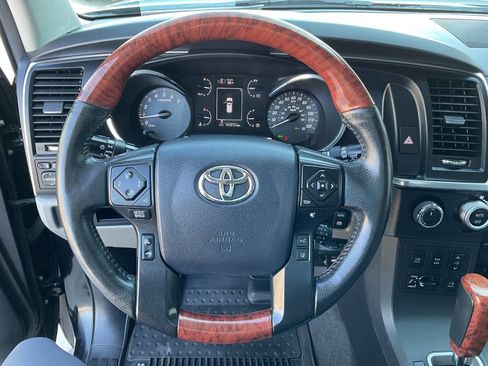 Used 2018 Toyota Sequoia Platinum image 17