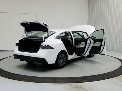 New 2026 Nissan Sentra SL w/ Floor Mat Package image 15