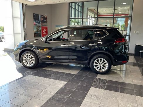 Used 2019 Nissan Rogue SV FWD image 4