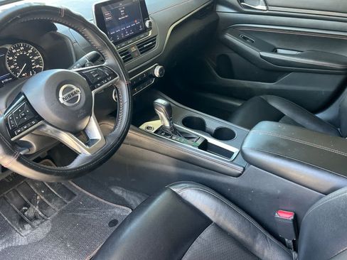 Used 2020 Nissan Altima 2.5 SR w/ Premium Package FWD image 14