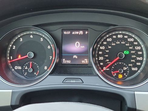 Used 2020 Volkswagen Atlas Cross Sport SE image 27