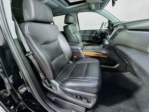 Used 2020 Chevrolet Suburban Premier AWD/4WD image 36