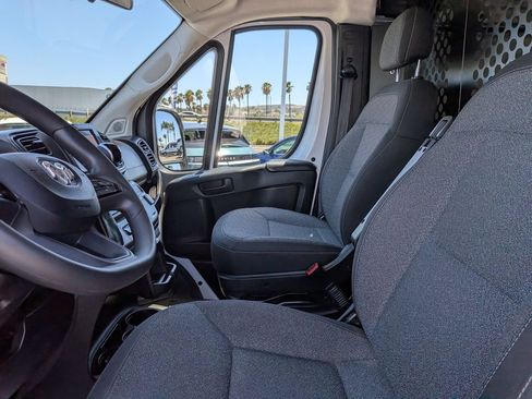 Used 2025 RAM ProMaster 2500 w/ U-Haul Equipment Group FWD image 15