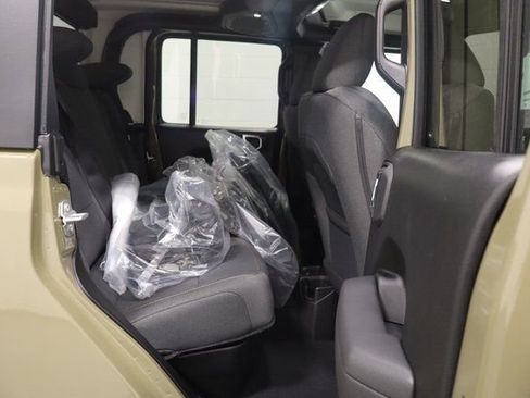 New 2025 Jeep Gladiator Willys image 16