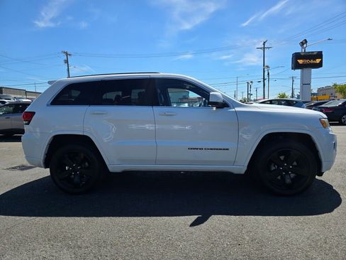 Used 2015 Jeep Grand Cherokee Altitude AWD/4WD image 5