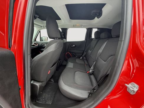 Used 2016 Jeep Renegade Trailhawk image 19