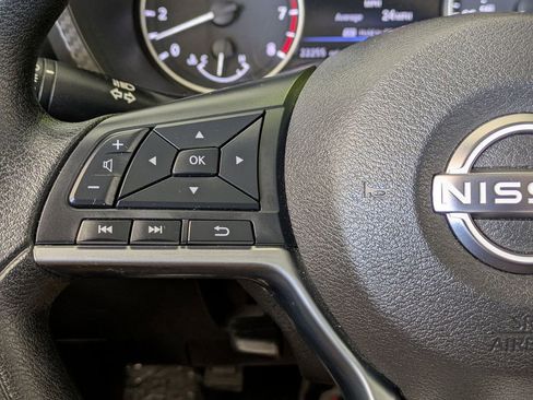 Used 2025 Nissan Sentra SV FWD image 20