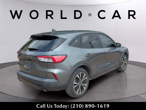 Used 2022 Ford Escape SE w/ SE Sport Appearance Package FWD image 5