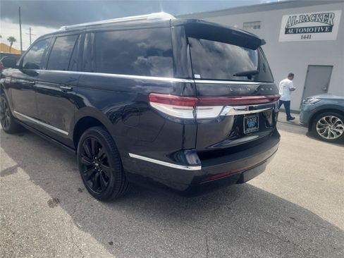 Used 2022 Lincoln Navigator L Reserve AWD/4WD image 3