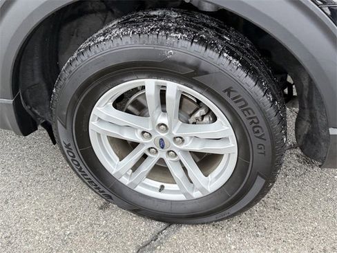 Certified 2023 Ford Explorer XLT image 5