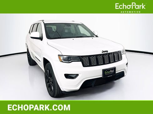 Used 2021 Jeep Grand Cherokee Laredo X image 1