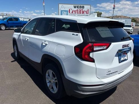 Used 2024 GMC Terrain SLE FWD image 6