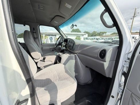 Used 2001 Ford E-350 and Econoline 350 XL RWD image 15