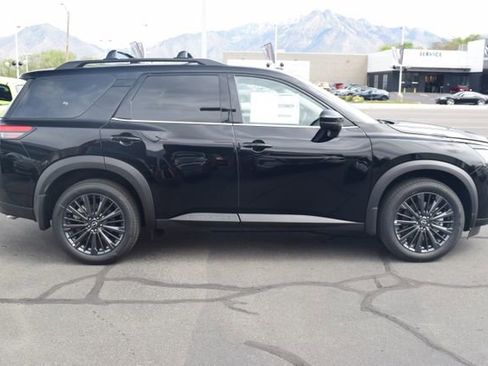 New 2026 Nissan Pathfinder SL image 28