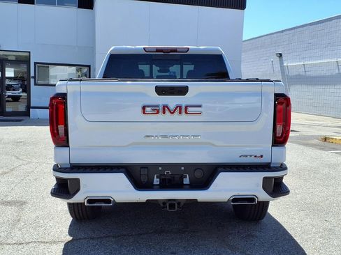 Used 2023 GMC Sierra 1500 AT4 w/ AT4 Premium Package AWD/4WD image 11