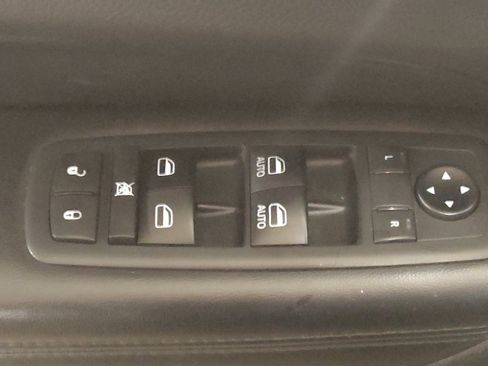 Used 2020 Jeep Grand Cherokee Laredo RWD image 27