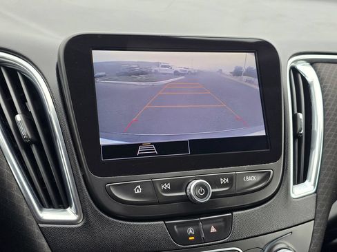 Used 2021 Chevrolet Malibu LT FWD image 22